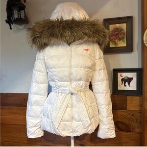 Hollister y2k White Puffer Jacket with Faux Fur Hood